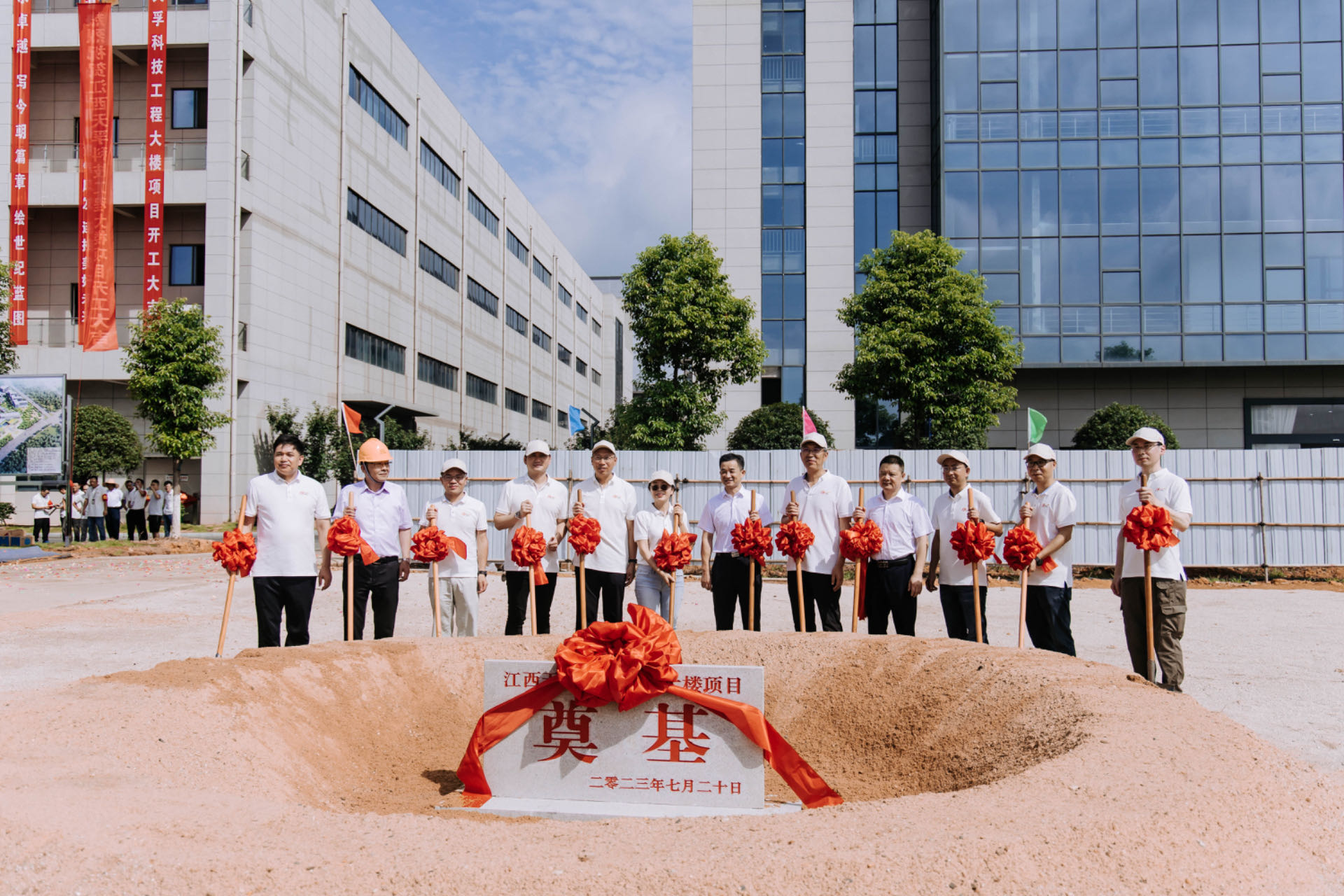 xEqWbxgEQjqzfV1GvEbn4urxKIC7qHOvvicW11nK